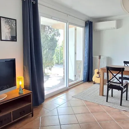 Rez De Jardin Parc Prive Balcon Vue Apartment Saint-Raphaël
